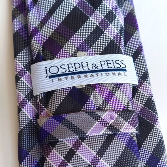 A Sharp Looking Purple, Dark Gray, Dark Blue Patterned Tie Size (OS) - Picture 5 of 5